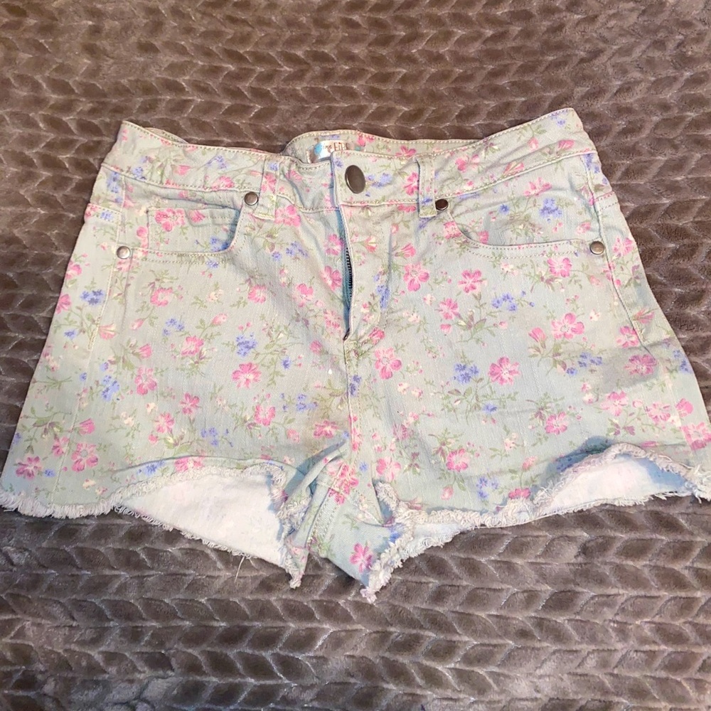 Jean print shorts 🩳3/$15 or 4/$20shorts🩳